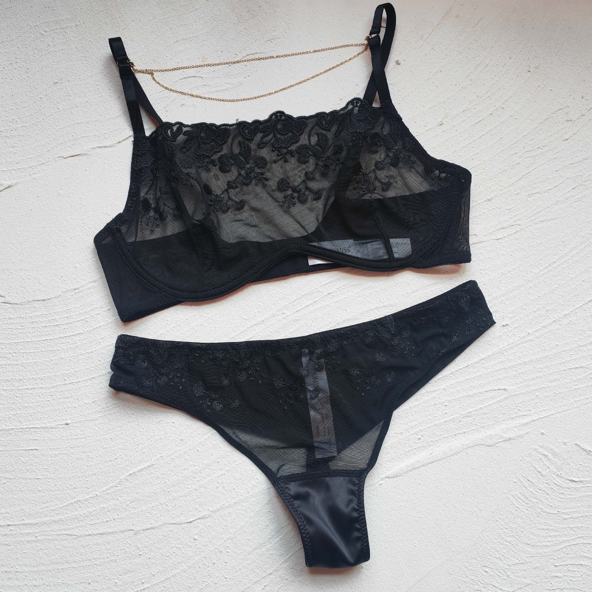 European and American Lace Thin Strapless Chain Detachable Sexy Lingerie Set for Large Busts, Minimizing and Push-Up
