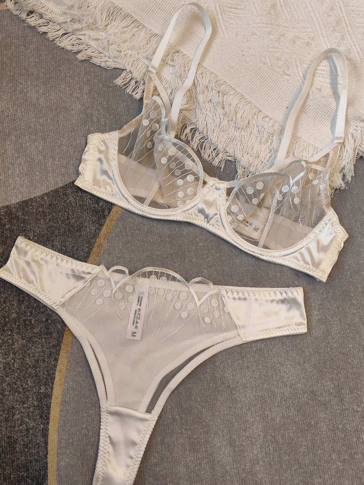 Cross-Border French Style Lingerie for Women, Ultra-Thin Jacquard Lace Sexy Lingerie, Large Bust Minimizer, Anti-Sagging Bra Set