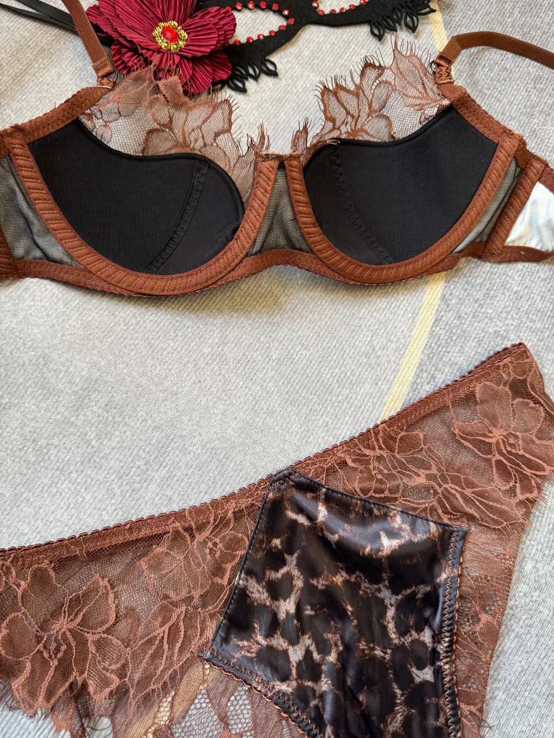 European and American Sexy Lace Lingerie Thin Leopard Print Satin Patchwork French Lingerie Large Bust Minimizer Plus Size Bra Set