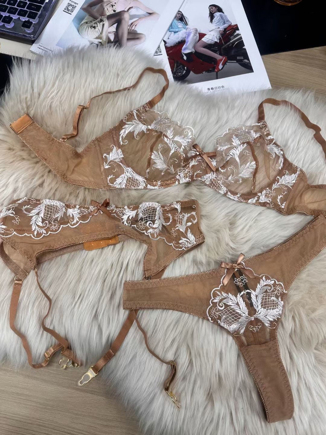 European and American Cross-Border Sexy Lace Bra for Large Busts, Ultra-Thin Embroidered Mesh Camisole Stockings, Sexy Lingerie Three-Piece Set