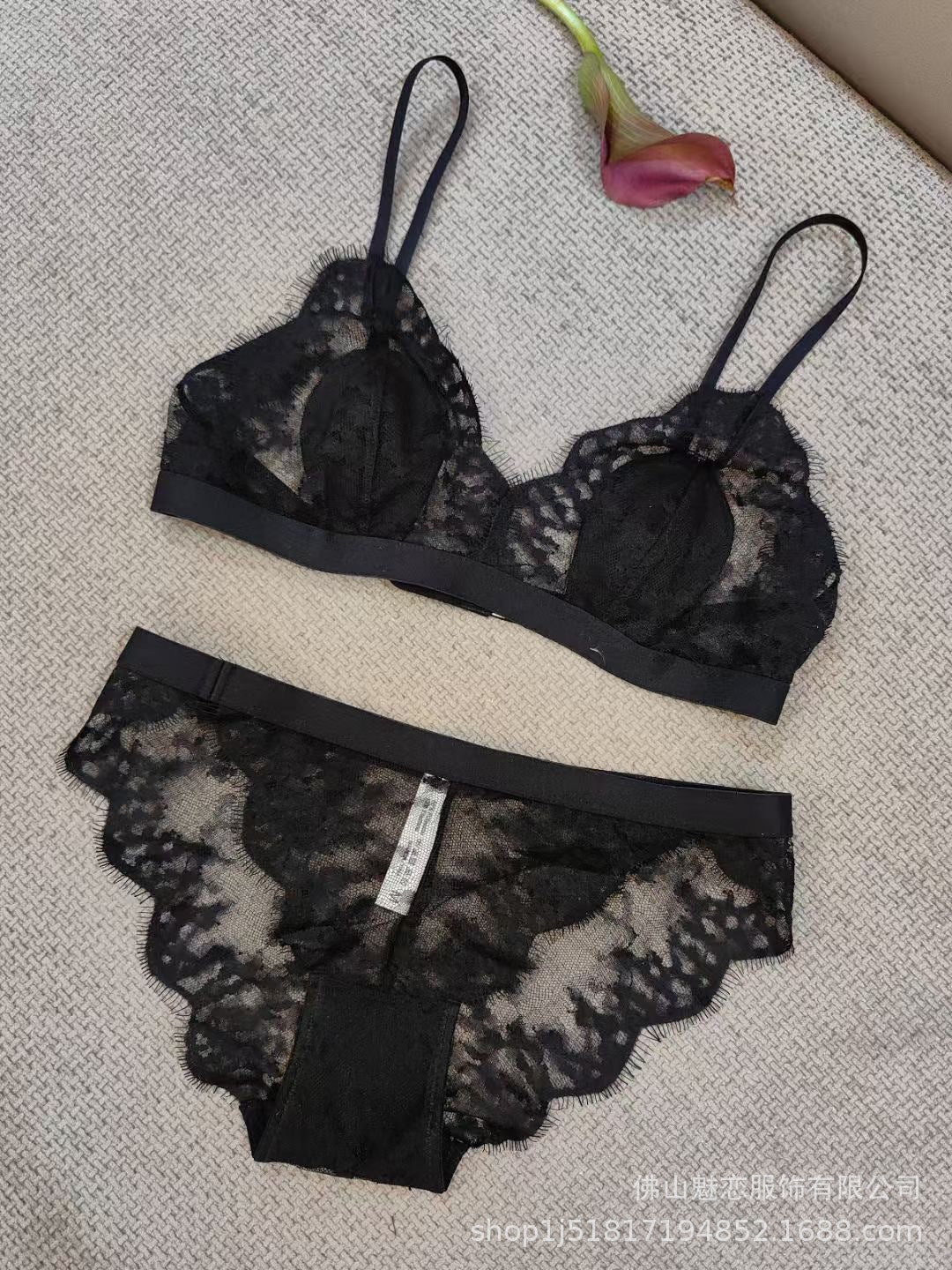 Cross-Border European and American Style Sexy Lingerie Thin Cotton Eyelash Lace Large Bust Minimizer Wireless Triangle Cup Bra Set