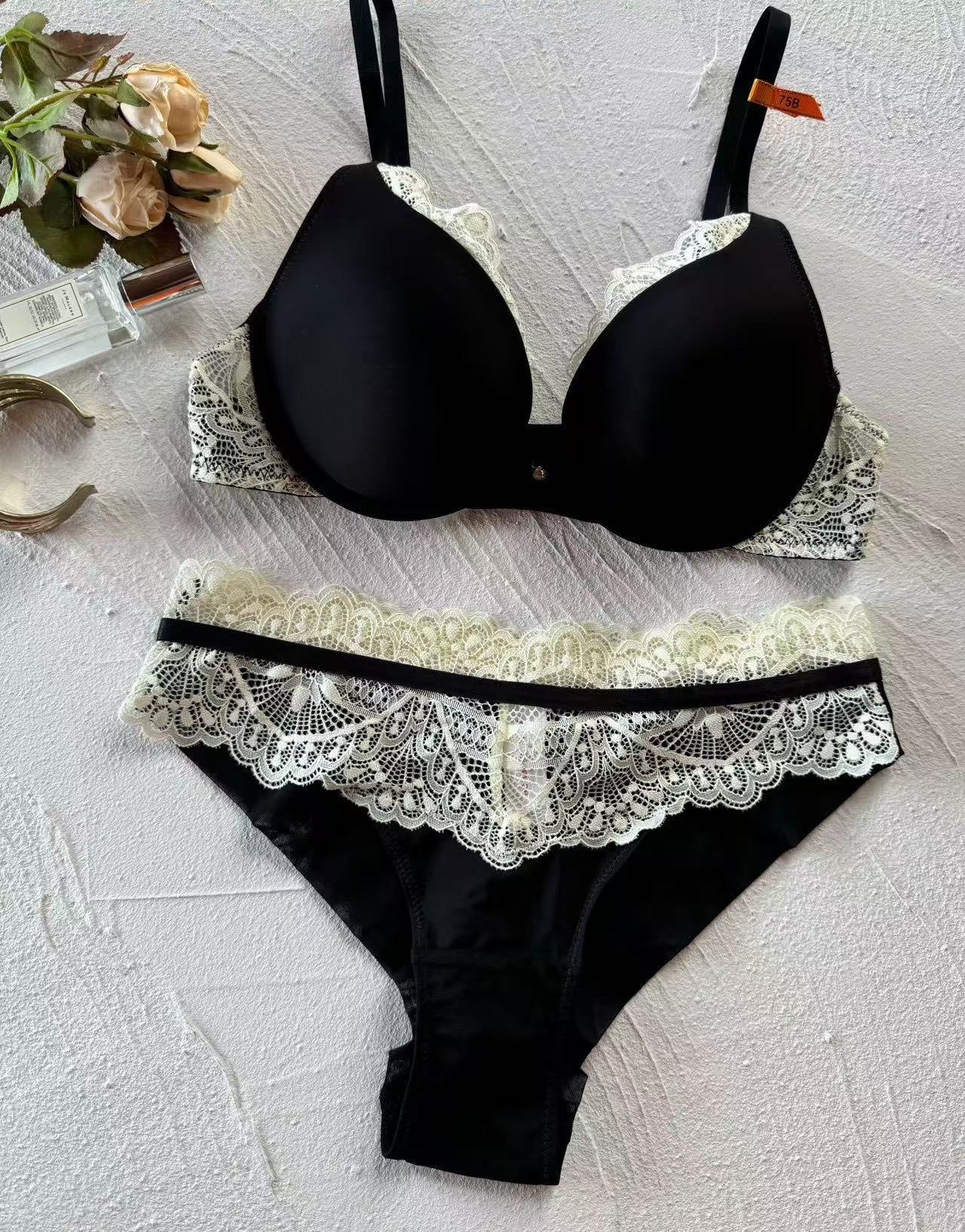 Amazon European and American French Style Sexy Lingerie Set Lace Satin Small Chest Push-Up Big Chest Minimizer Lift Bra