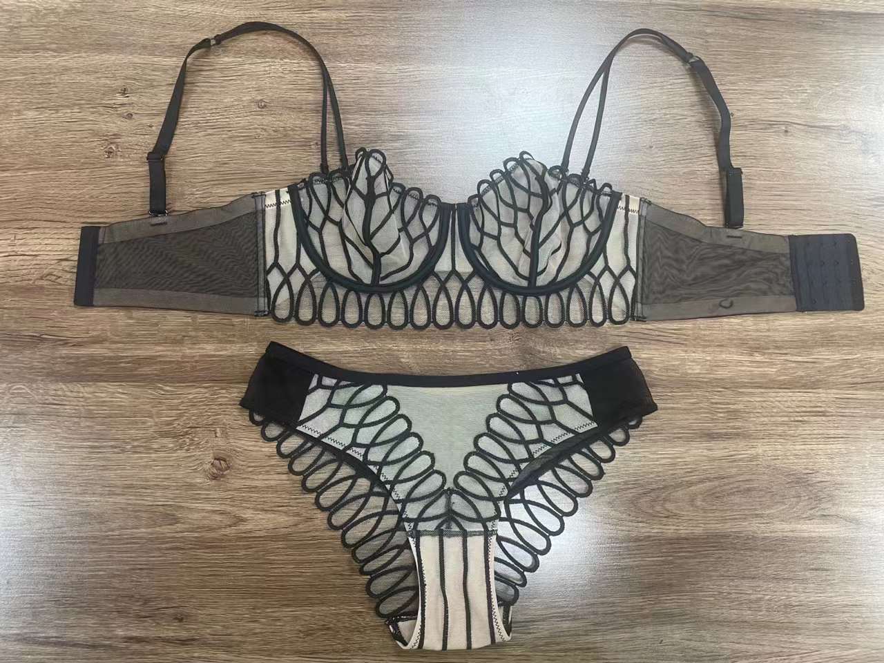 Cross-Border European and American Style French Lingerie Sexy Set Ultra-Thin See-Through Mesh Large Bust Minimizer Anti-Sagging Lace Bra