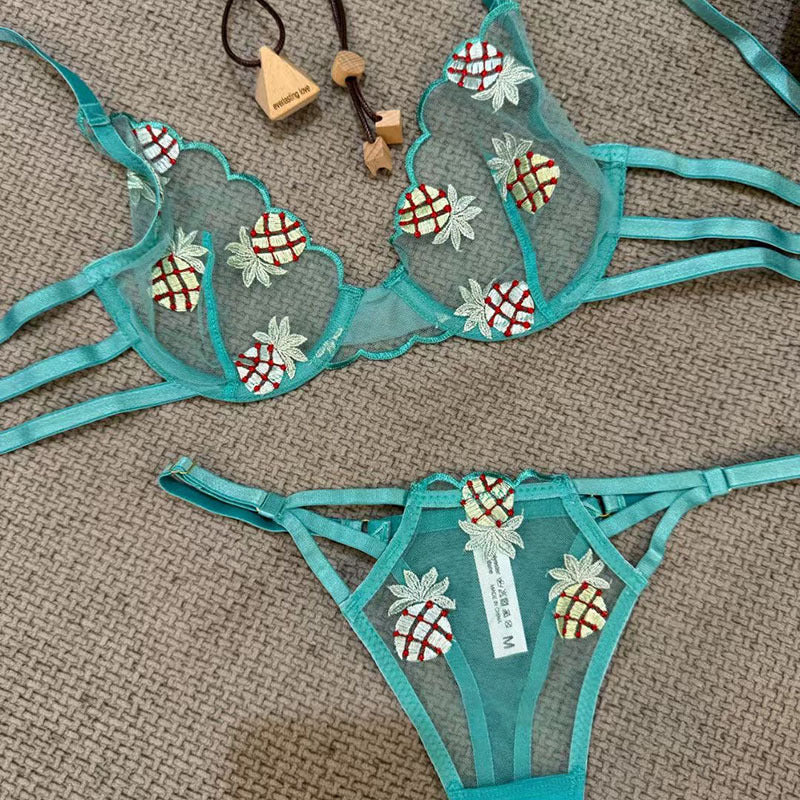 European and American Cross-Border Hot-Selling Sexy Lingerie See-Through Deep V Pineapple Embroidered Lace Big Chest Makes You Look Smaller Sexy Lingerie Set