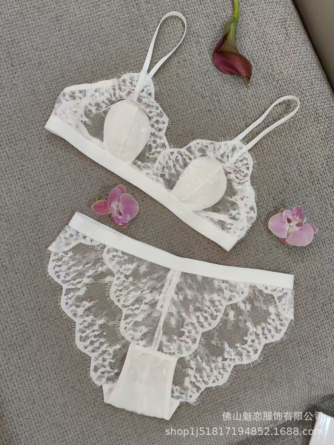 Cross-Border European and American Style Sexy Lingerie Thin Cotton Eyelash Lace Large Bust Minimizer Wireless Triangle Cup Bra Set