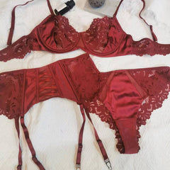 Cross-Border French Style Lingerie Sexy Lace Big Chest Minimizer Side Breast Collection Anti-Sagging Temptation Garter Stockings Bra Three-Piece Set