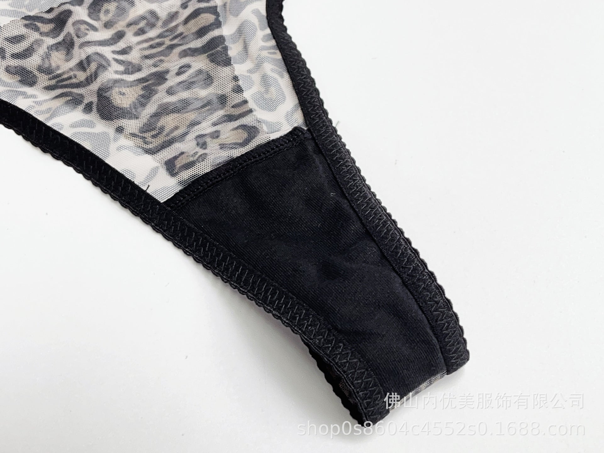 European and American Hot-Selling Sexy Lingerie Lace French Bra Large Bust Minimizer Anti-Sagging Sexy Lingerie Set for Women