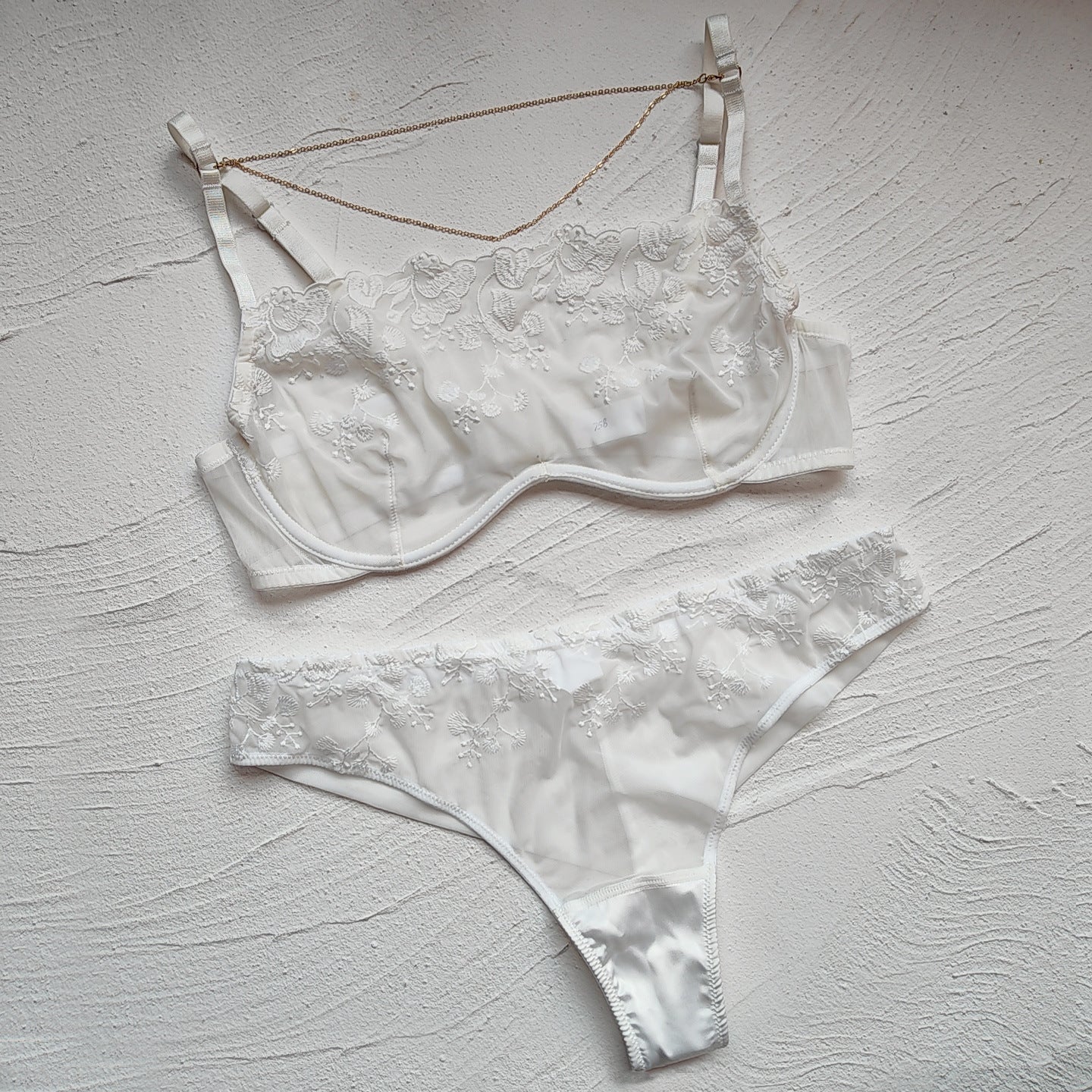 European and American Lace Thin Strapless Chain Detachable Sexy Lingerie Set for Large Busts, Minimizing and Push-Up