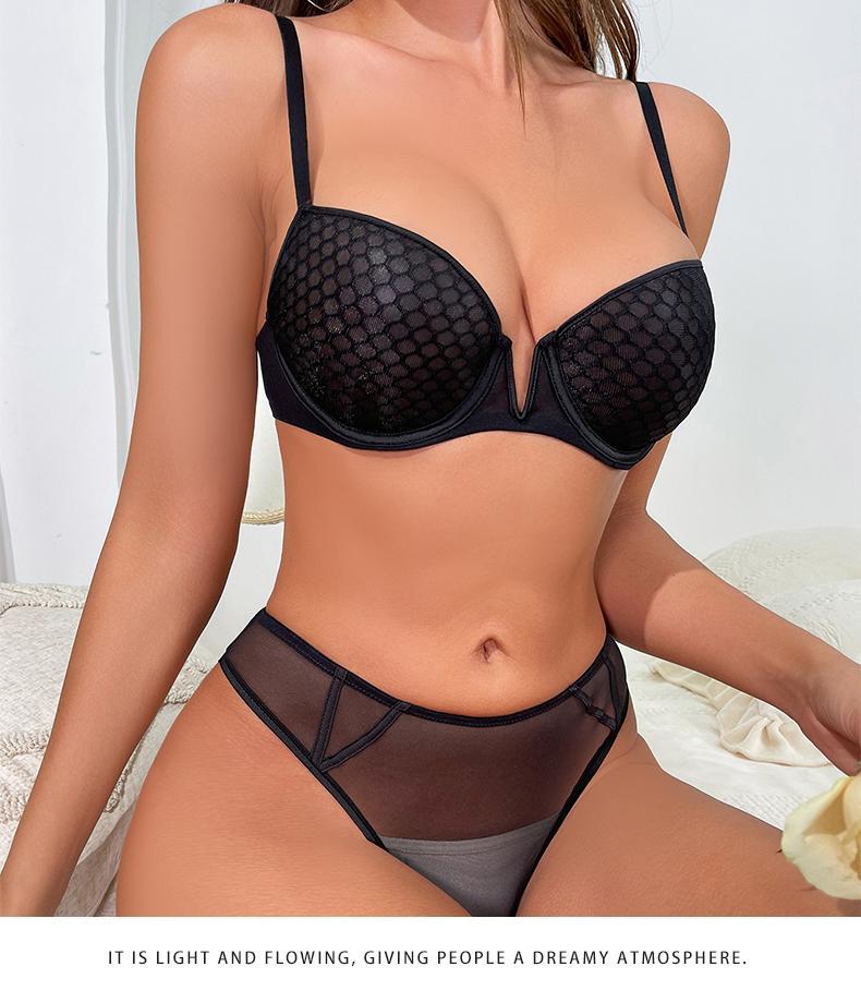 Cross-Border French Lace Lingerie Sexy Honeycomb Pattern Ultra-Thin Soft Underwire Bra Large Bust Minimizer Plus Size Bra Set