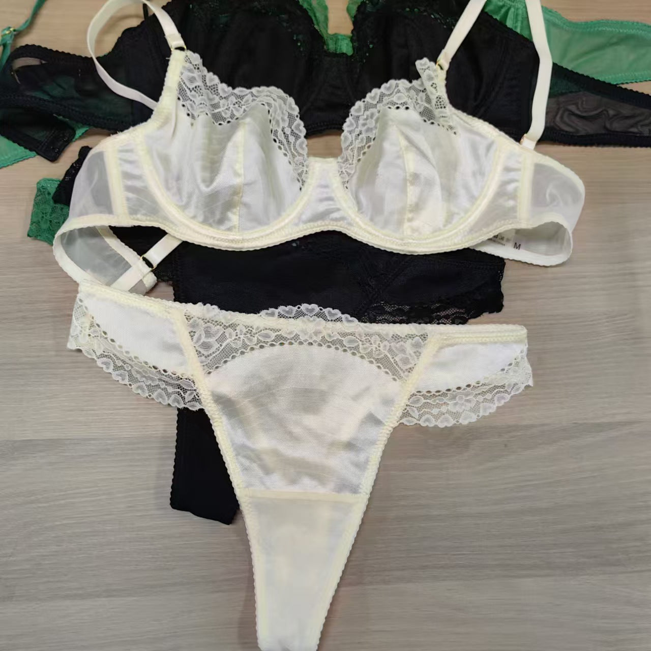 European and American Cross-Border Sexy Lace Lingerie French Pure Desire Ultra-Thin Plus Size Lingerie Big Chest Minimizer Anti-Sagging Bra
