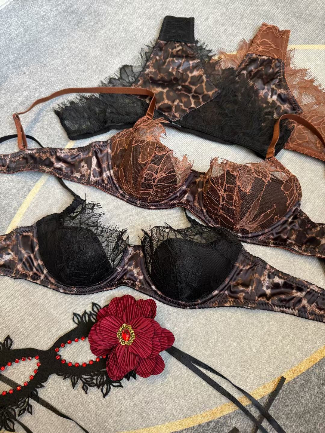European and American Sexy Lace Lingerie Thin Leopard Print Satin Patchwork French Lingerie Large Bust Minimizer Plus Size Bra Set