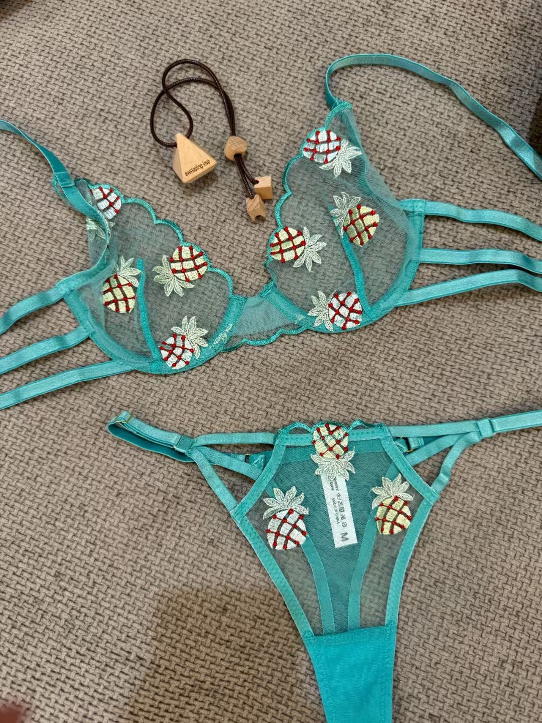 European and American Cross-Border Hot-Selling Sexy Lingerie See-Through Deep V Pineapple Embroidered Lace Big Chest Makes You Look Smaller Sexy Lingerie Set