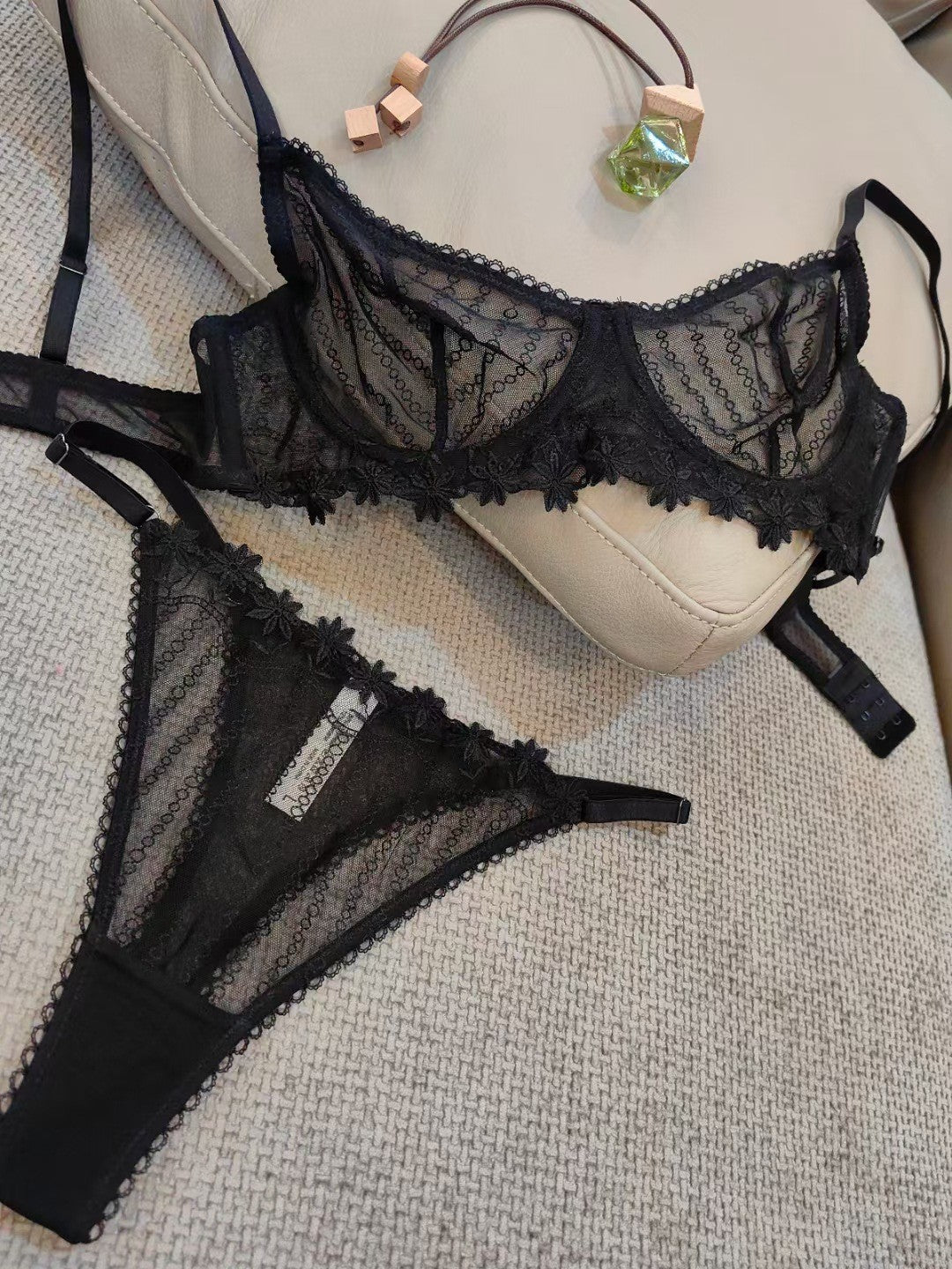 Cross-Border Sexy Lace Lingerie French Ultra-Thin Transparent Embroidery Erotic Lingerie Big Chest Minimizer Plus Size Bra Set