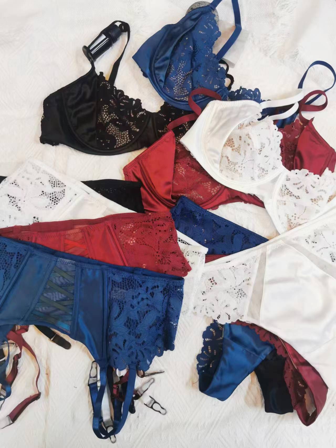 Cross-Border French Style Lingerie Sexy Lace Big Chest Minimizer Side Breast Collection Anti-Sagging Temptation Garter Stockings Bra Three-Piece Set