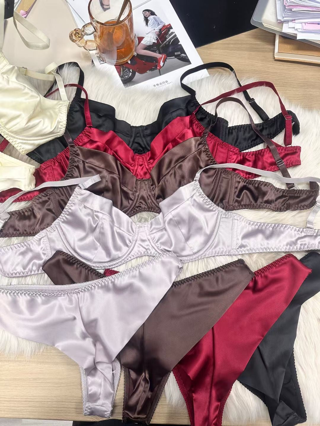 Cross-Border European and American Sexy Lingerie French Style Thin Smooth Large Bust Minimizing Lingerie Zodiac Year Red Bra Set