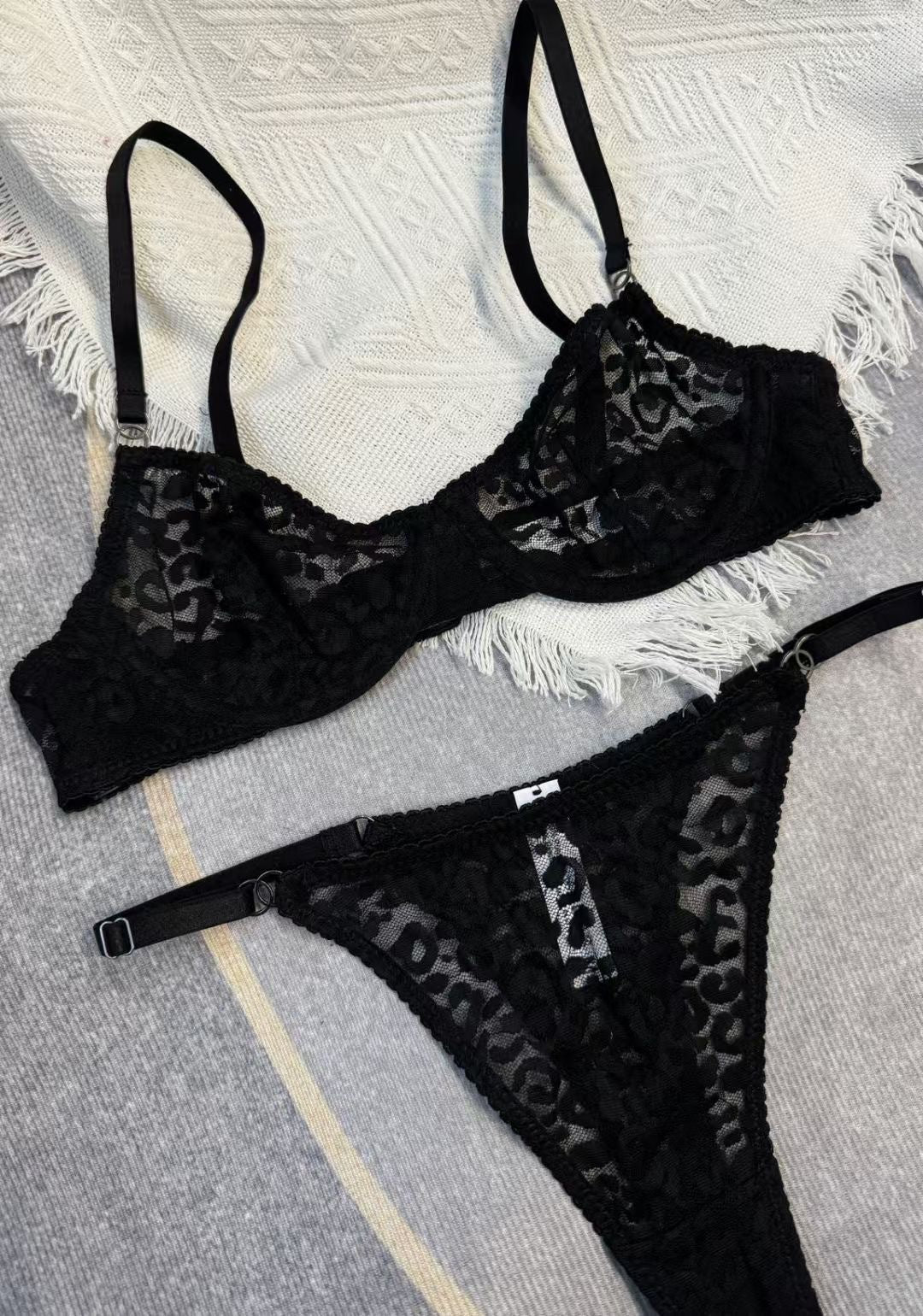 Cross-Border European and American Sexy Lingerie Ultra-Thin See-Through Mesh Lace Bra Large Bust Minimizer Plus Size Lingerie Set
