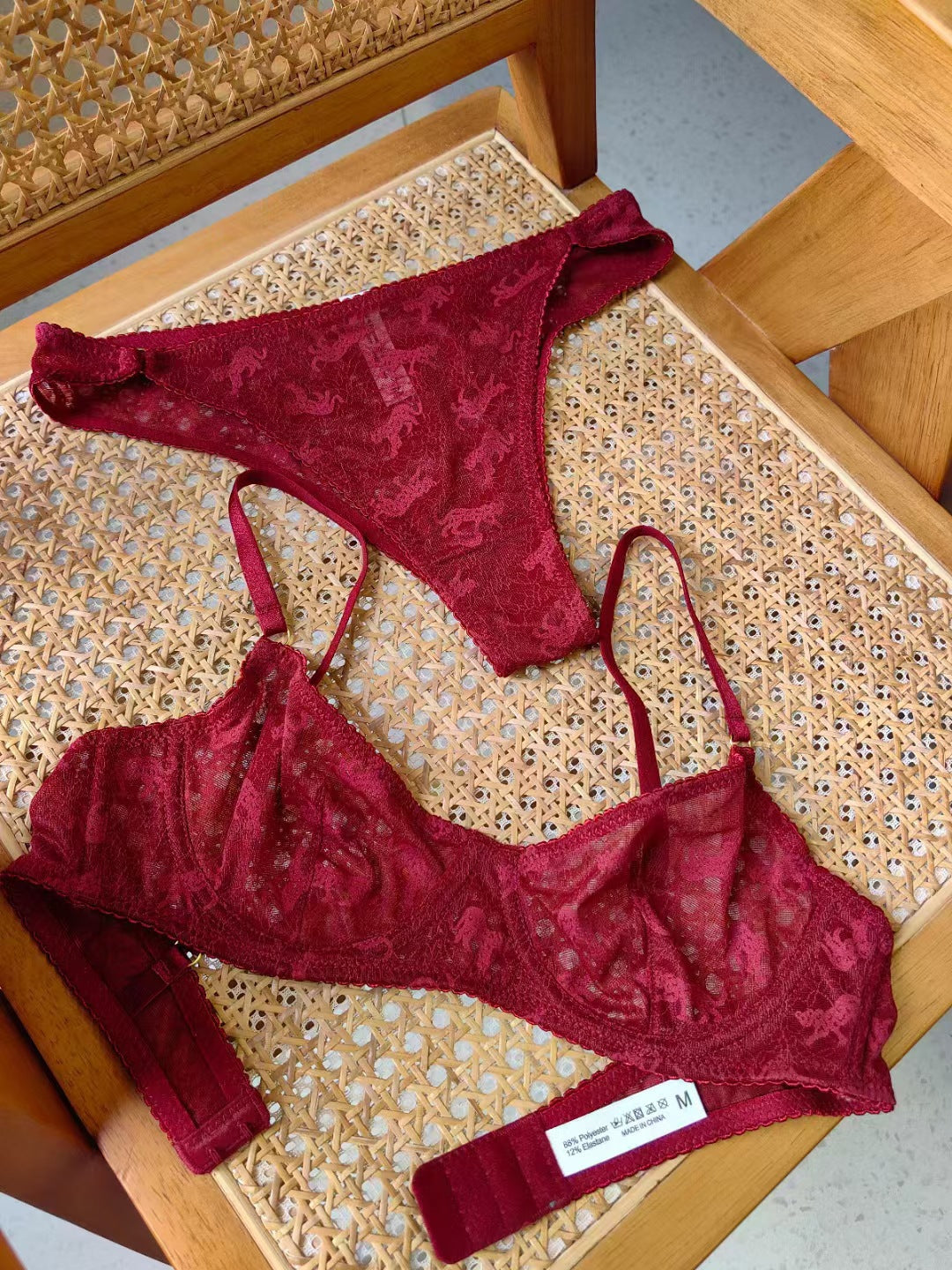 European and American Cross-Border New Sexy Lingerie Large Bust Minimizer Plus Size Bra Ultra-Thin See-Through Jacquard Lace Erotic Lingerie