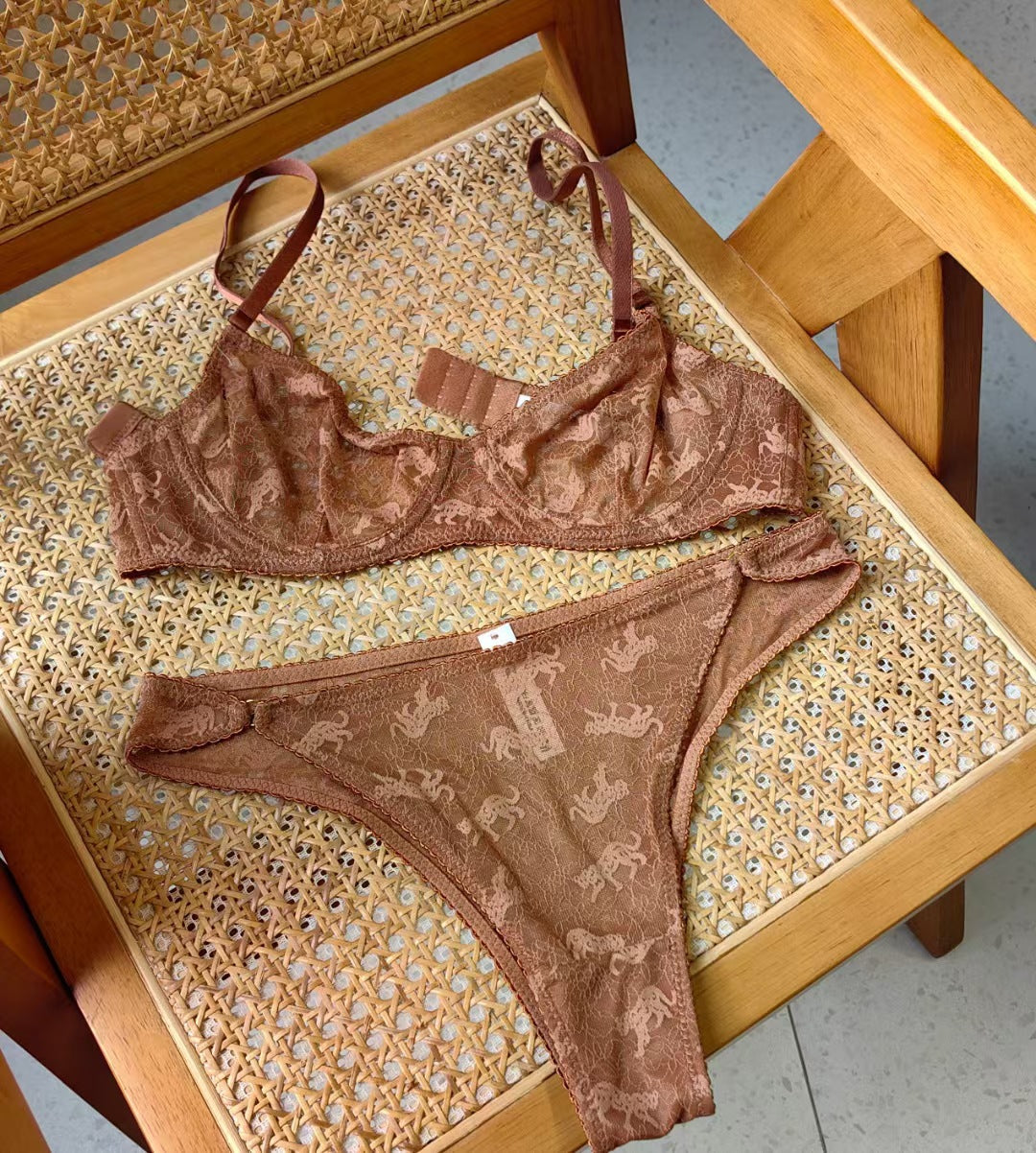 European and American Cross-Border New Sexy Lingerie Large Bust Minimizer Plus Size Bra Ultra-Thin See-Through Jacquard Lace Erotic Lingerie