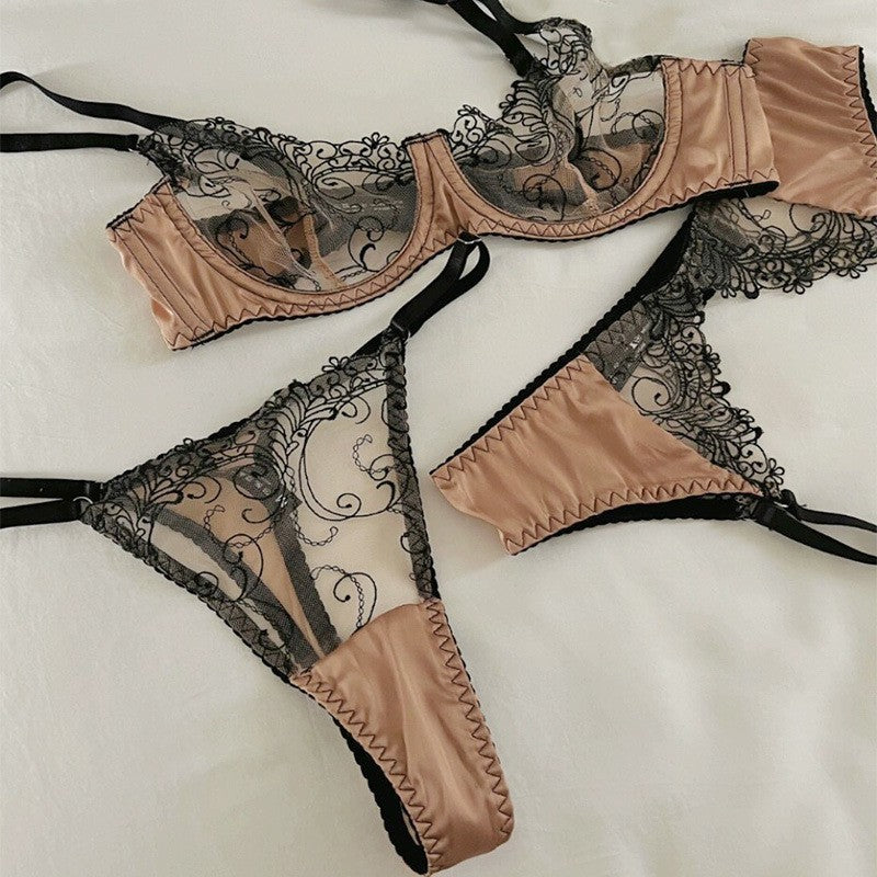 Cross-border French Style Lingerie Sexy Ultra-thin See-through Lace Bra Large Bust Minimizer Anti-sagging Erotic Lingerie Three-piece Set