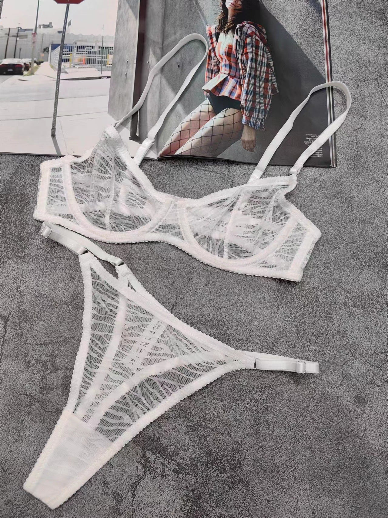European and American Cross-Border Sexy Lingerie for Women Ultra-Thin See-Through Lace Erotic Lingerie Big Chest Minimizer Anti-Sagging Bra Set