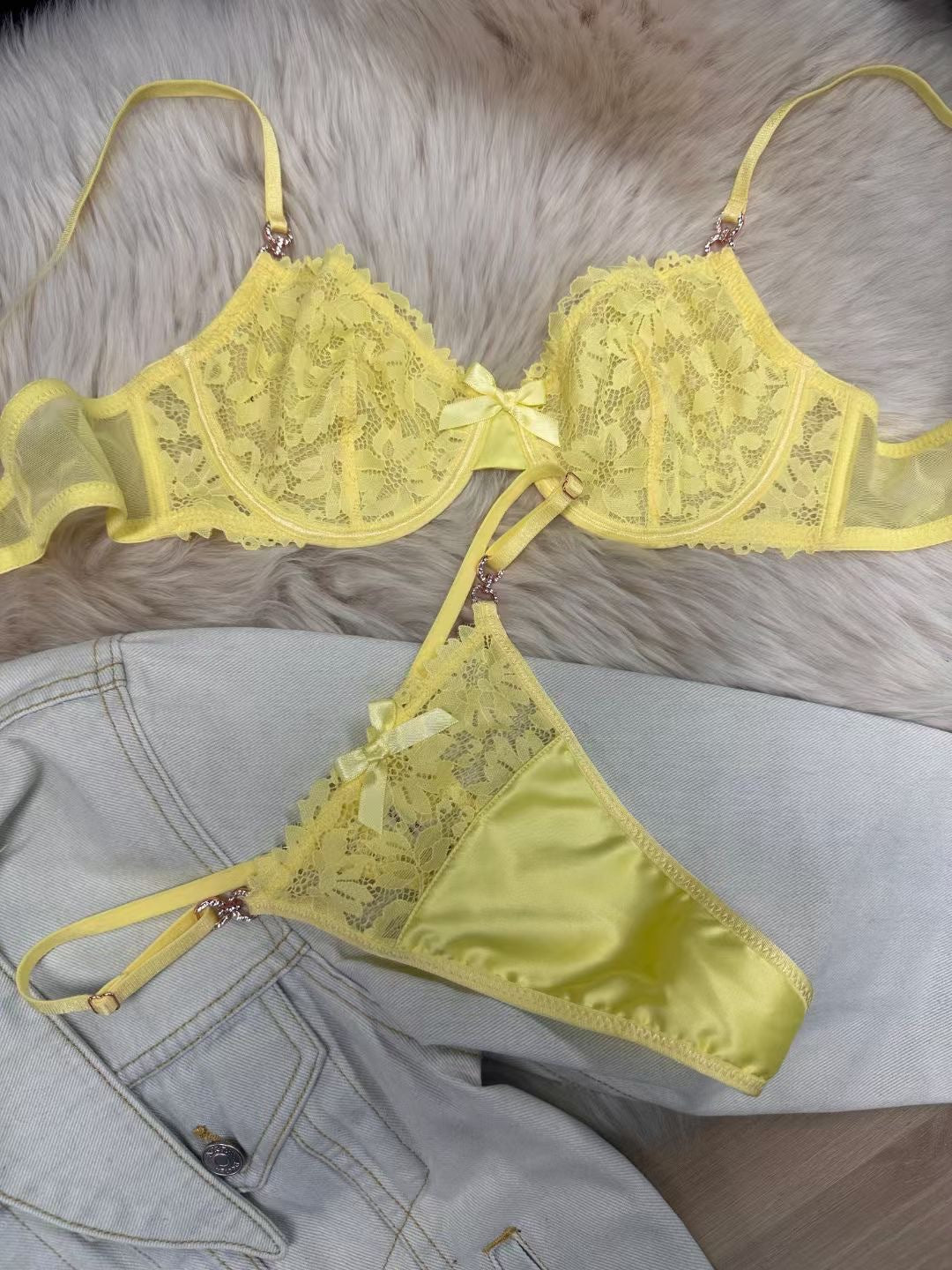 European and American Cross-Border Hot-Selling Sexy Lingerie French Ultra-Thin Large Bust Minimizing Anti-Sagging Lace Bra Set