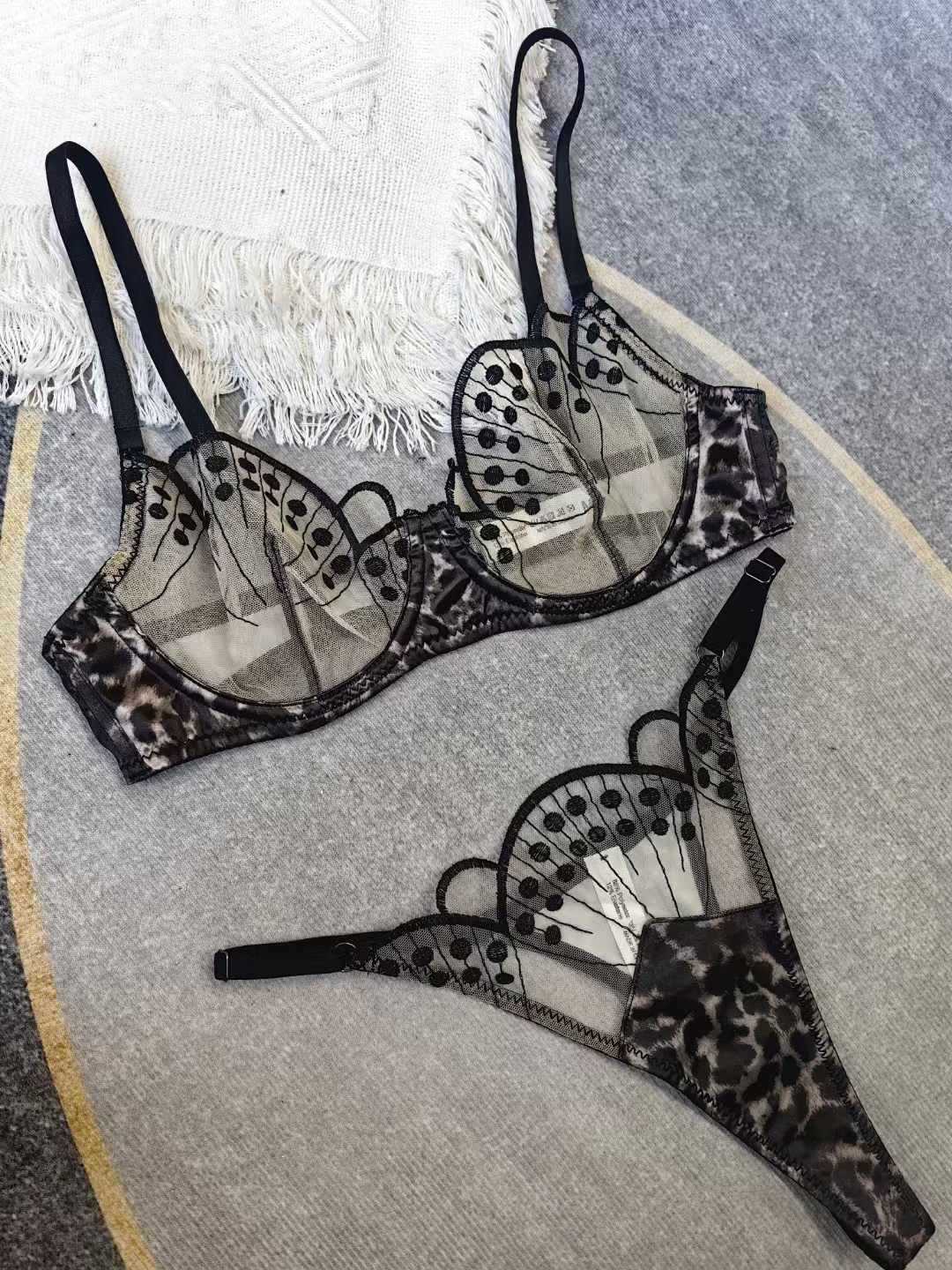 Cross-Border European and American Sexy Lingerie French Ultra-Thin Embroidered Lace Bra Large Bust Minimizer Anti-Sagging Bra