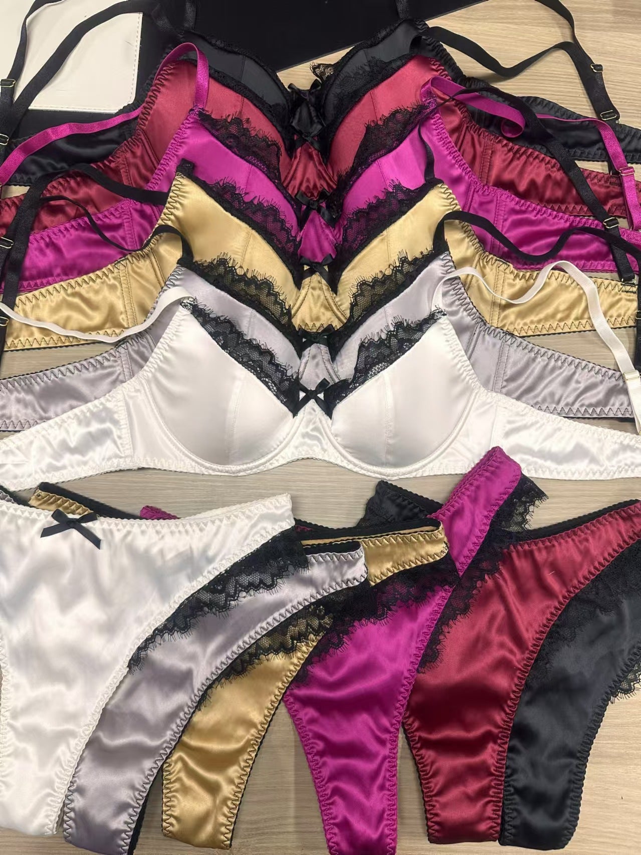 Cross-Border European and American Sexy Lingerie French Style Thin Satin Patchwork Lace Lingerie Large Bust Minimizer Anti-Sagging Bra