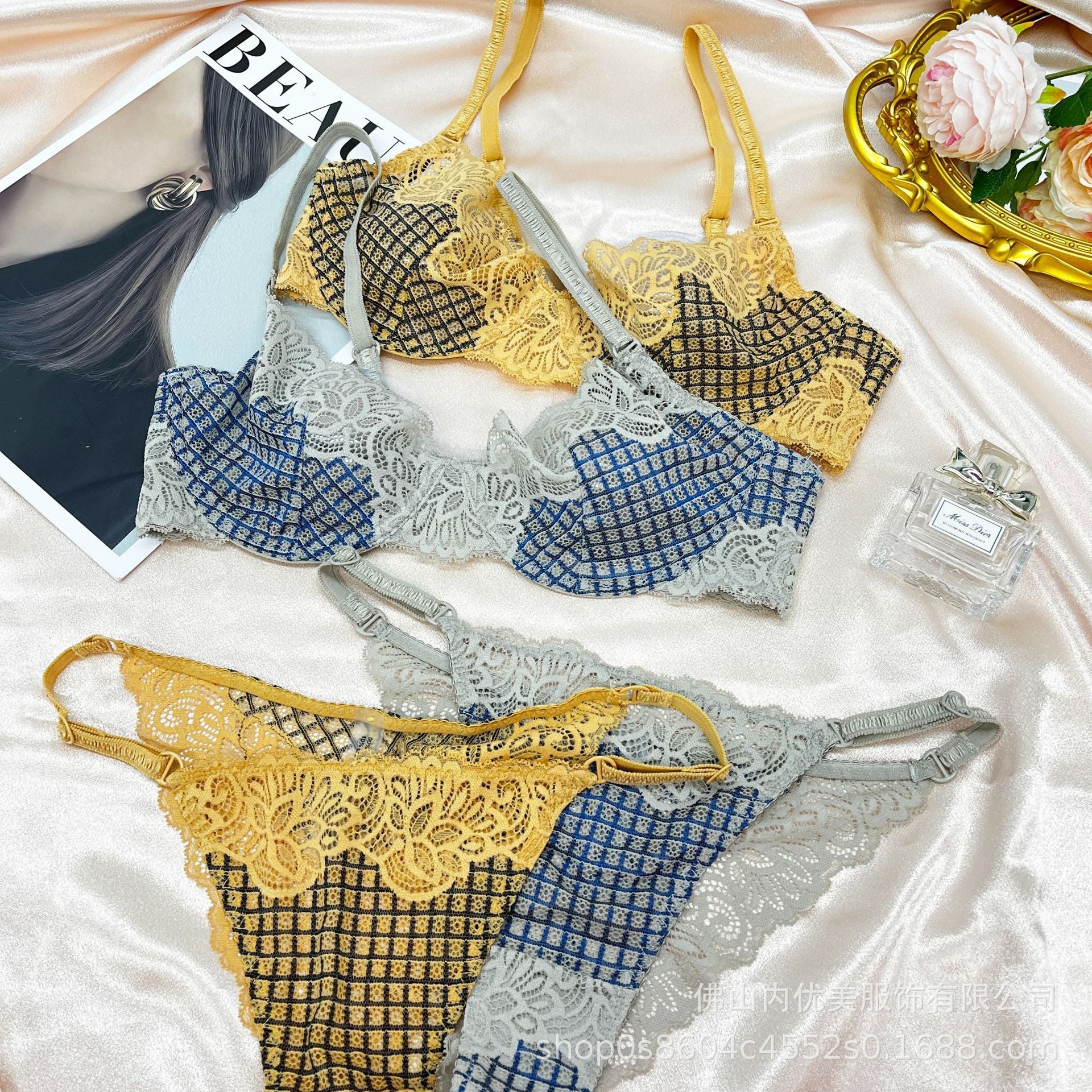 Cross-Border European and American Style French Lingerie Sexy Ultra-Thin Plaid Lace Bra Large Bust Minimizer Sexy Lingerie Set