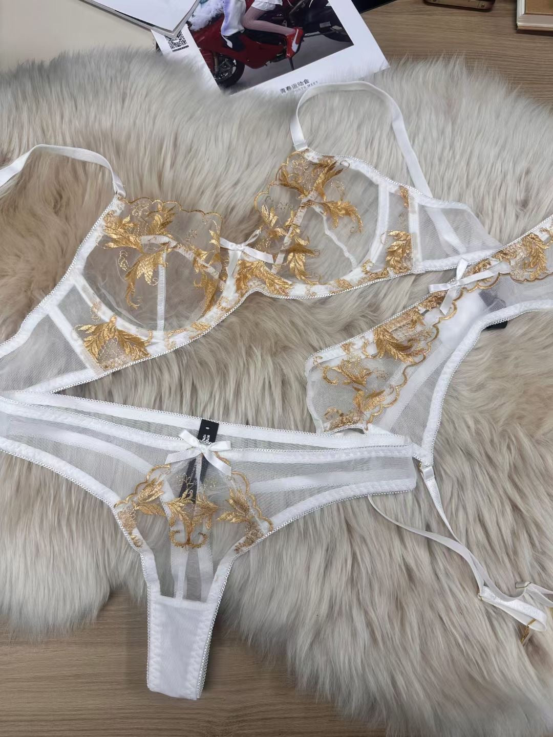 European and American Cross-Border Sexy Lace Bra for Large Busts, Ultra-Thin Embroidered Mesh Camisole Stockings, Sexy Lingerie Three-Piece Set