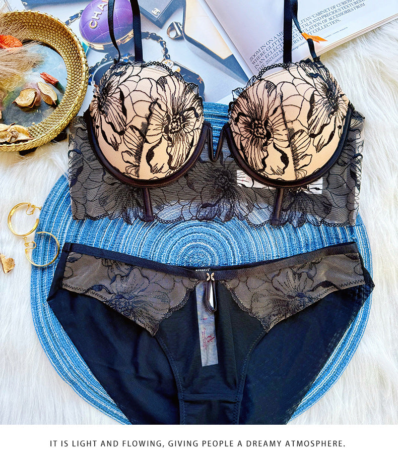 Cross-border French-style Sexy Lingerie Deep V Vintage Mesh Embroidered Lace Bra Small Chest Push-Up Lingerie Set
