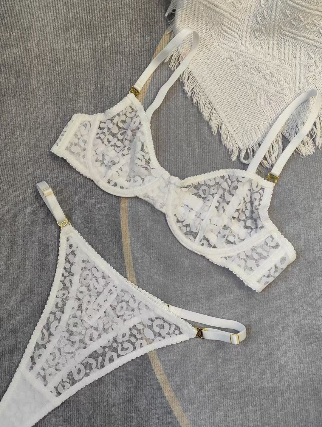 Cross-Border European and American Sexy Lingerie Ultra-Thin See-Through Mesh Lace Bra Large Bust Minimizer Plus Size Lingerie Set