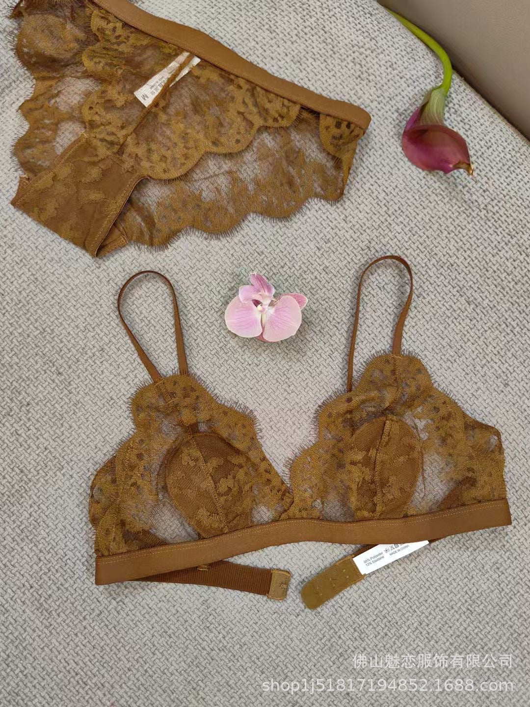 Cross-Border European and American Style Sexy Lingerie Thin Cotton Eyelash Lace Large Bust Minimizer Wireless Triangle Cup Bra Set