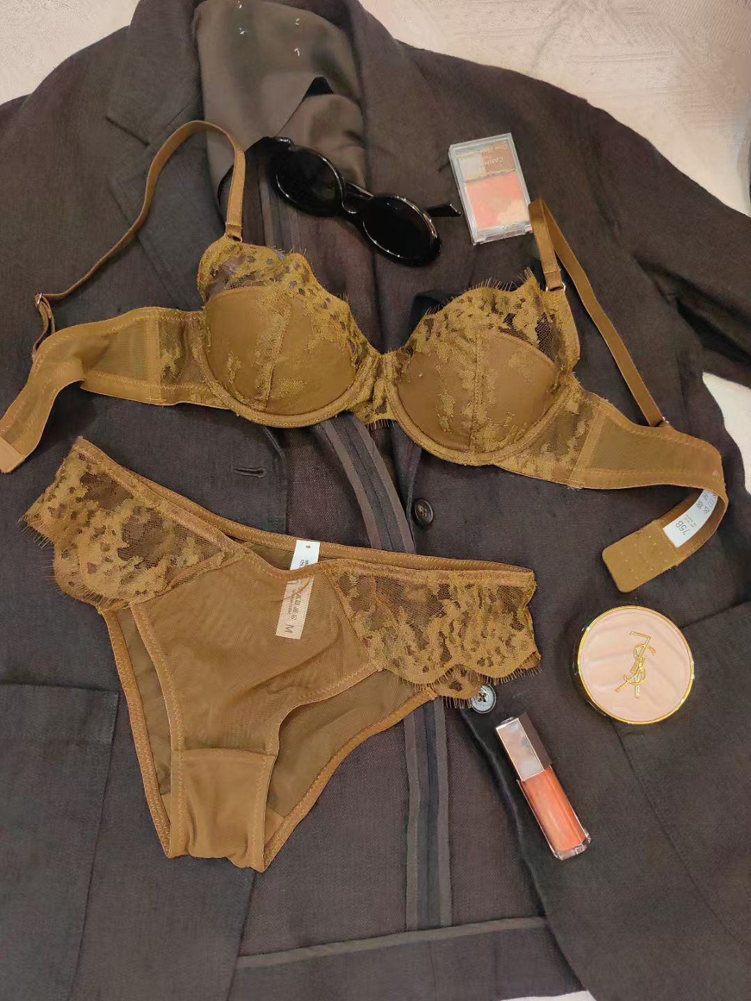 2025New European and American Style Large Size Lingerie Sexy Bra Lace Embroidery Ultra-thin Big Chest Minimizer Bra Set